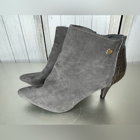 Jaclyn Smith Booties Size 9 Gray Side Zipper Heeled Faux Croco Vegan Leather - Picture 3 of 8